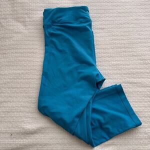 L Old Navy Active Blue Capri Leggings